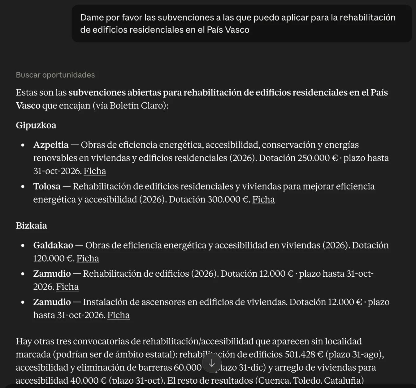 Un asistente de IA usa la herramienta buscar_oportunidades de Boletín Claro y devuelve las subvenciones abiertas para rehabilitación de edificios en el País Vasco, agrupadas por provincia con dotación, plazo y ficha.